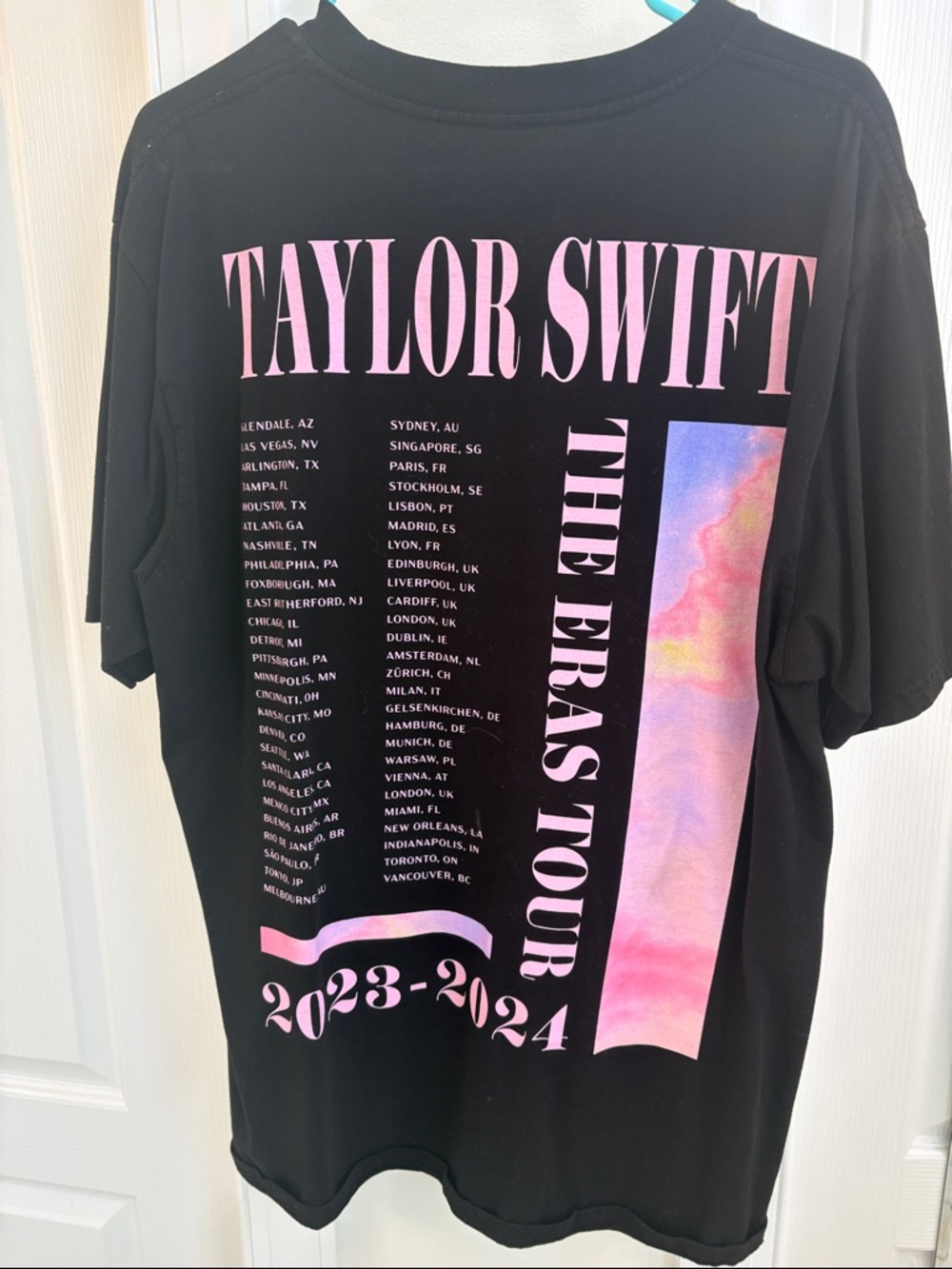 Taylor Swift The Eras Tour Concert Tee with Pink Lover Set Photo Size Large - Picture 3 of 3